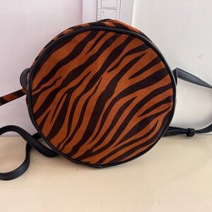 Stylish Zebra Print Round Bag